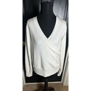 Women Athleta Soft Wrap Long Sleeve Finger holes Size M Dreamy soft‎ cozy